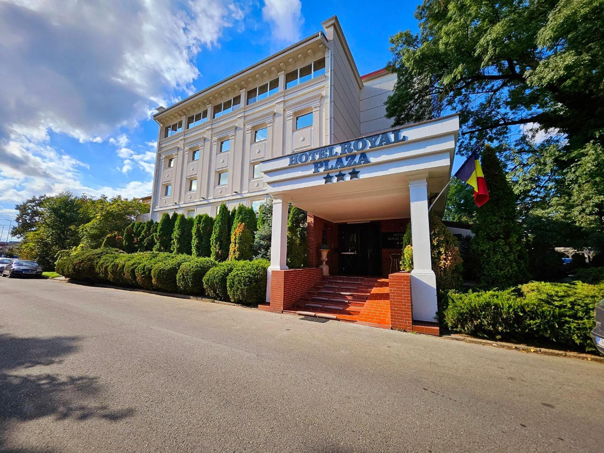 Hotel Royal Plaza Timisoara Exterior foto