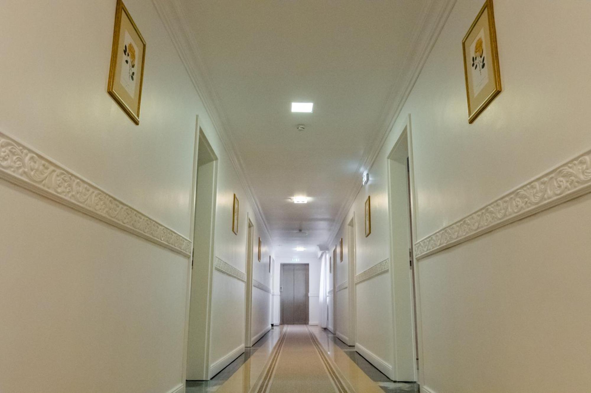 Hotel Royal Plaza Timisoara Exterior foto