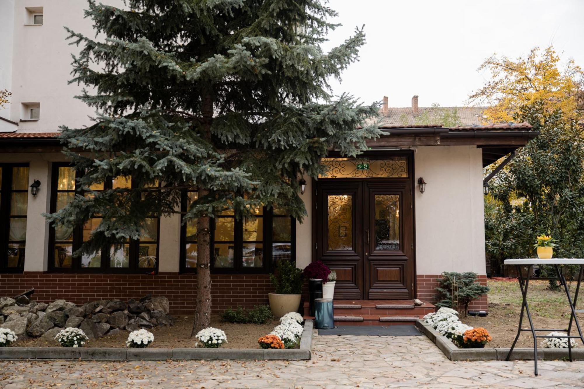 Hotel Royal Plaza Timisoara Exterior foto