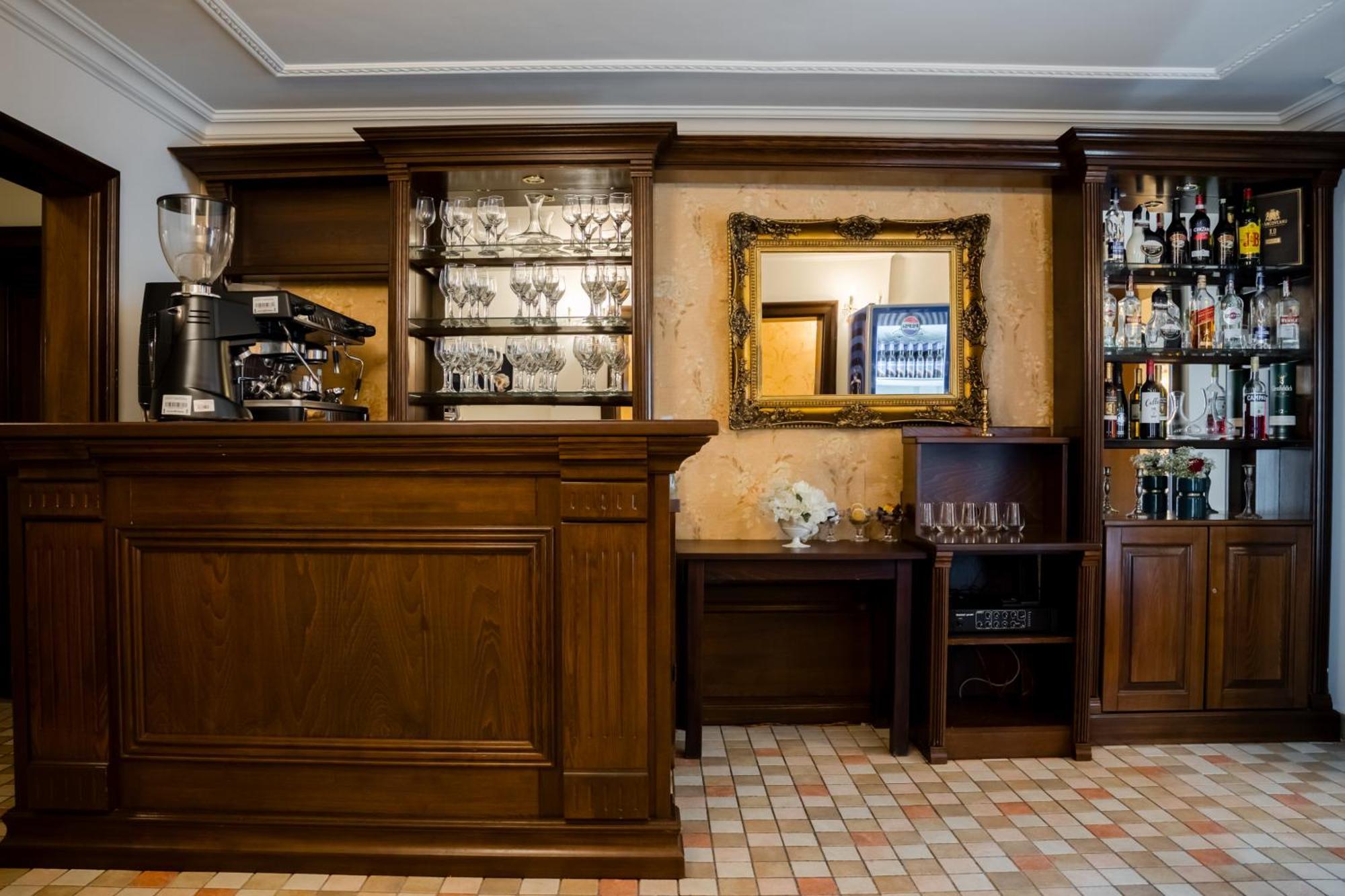 Hotel Royal Plaza Timisoara Exterior foto